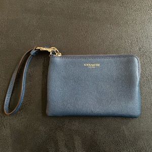 Coach - leather wrist wallet, navy blue